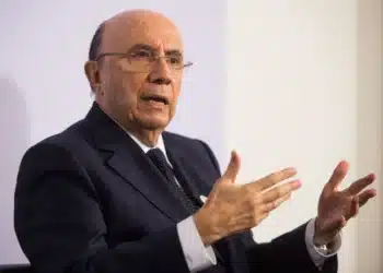 Henrique Meirelles segue projeção do mercado: "Selic deve subir"