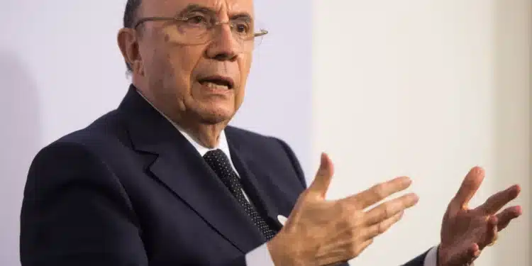 Henrique Meirelles segue projeção do mercado: "Selic deve subir"