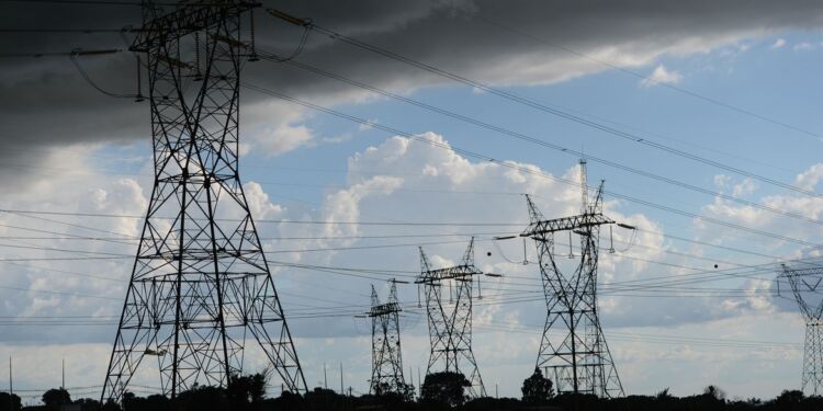 LeilГѓВЈo de linhas de transmissГѓВЈo vai gerar investimento de R$15 bilhГѓВµes