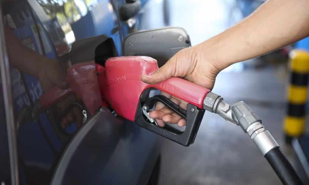 Gasolina e Diesel no Brasil estão mais caros em relação ao exterior