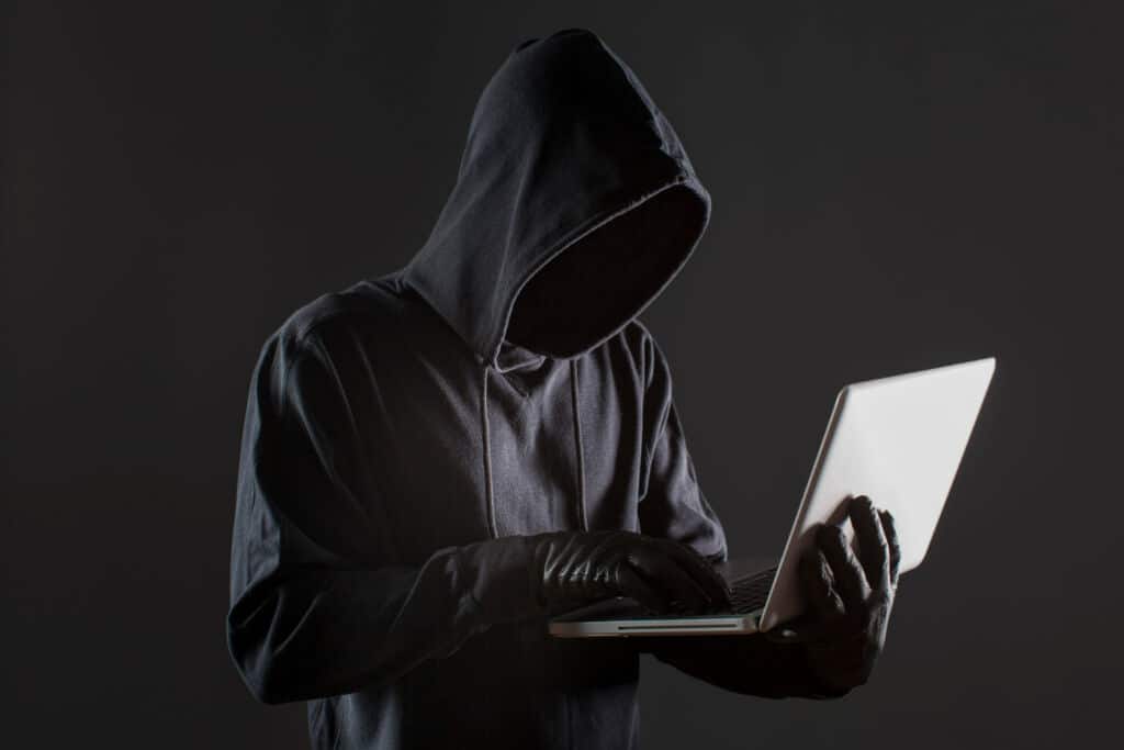 Desenrola Brasil: novo golpe cria links falsos do programa para pegar dados e dinheiro