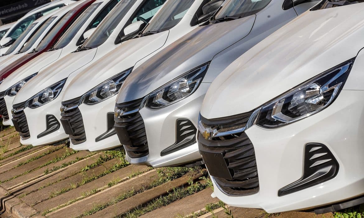 Vendas de automГѓВіveis no Brasil tГѓВЄm alta de 9,2% no ano