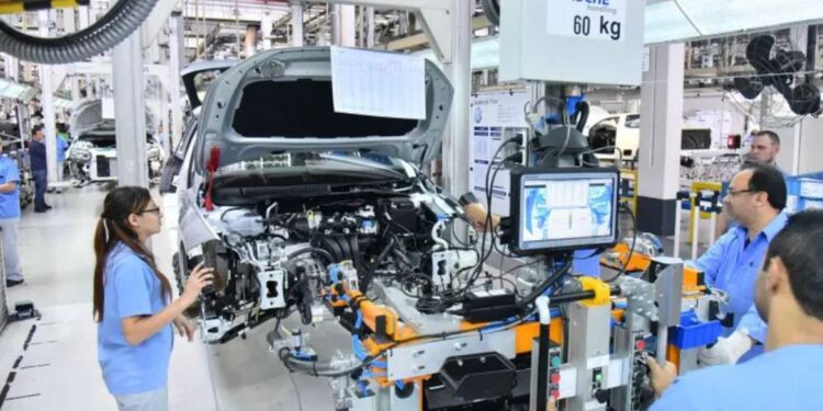 Economia cresce 2,7% no trimestre encerrado em julho