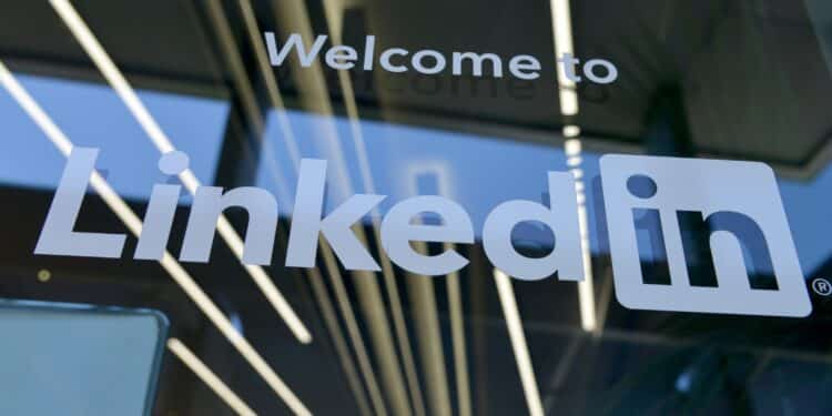 DemissГѓВµes em massa: LinkedIn anuncia novos cortes de quase 700 pessoas; entenda
