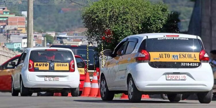 Como tirar a CNH de GRAГѓвЂЎA? Veja a lista de Estados, links e quem tem direito a essa carteira de motorista