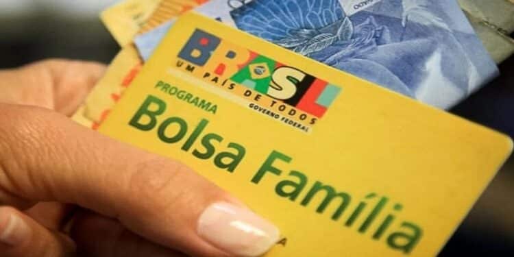 Bolsa famГѓВ­lia tГѓВЄm bГѓВґnus de dezembro a caminho; Saiba mais
