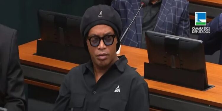 Ex-jogador Ronaldinho GaГѓВєcho ГѓВ© indiciado por pirГѓВўmide financeira