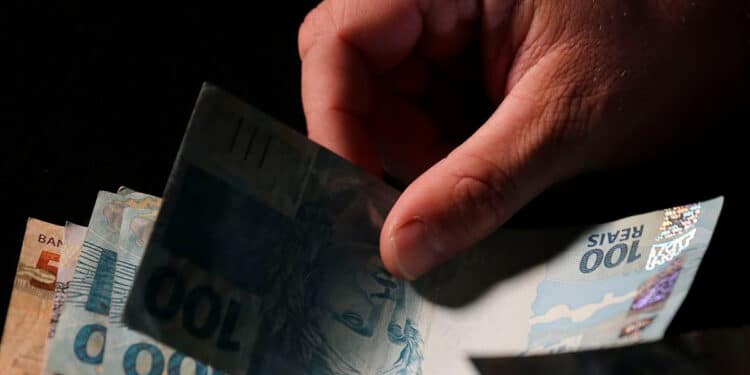 Reajuste a FuncionГѓВЎrios PГѓВєblicos Eleva Despesas Governamentais em R$ 2,8 Bi!