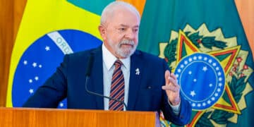 Como o governo pretende tornar as passagens aГѓВ©reas mais acessГѓВ­veis no Brasil?