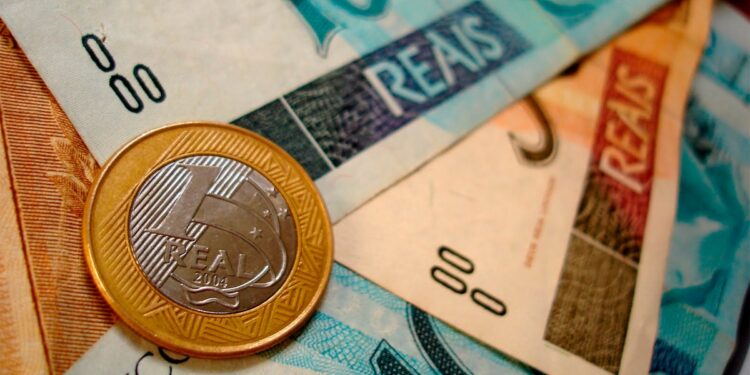 Mais de 60% dos Brasileiros Vivem com um SalГѓВЎrio MГѓВ­nimo; Saiba Mais