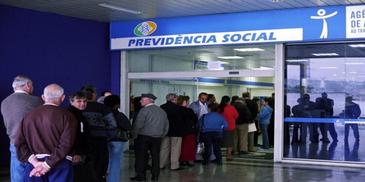 InflaГѓВ§ГѓВЈo e DГѓВіlar em Queda para 2024 Segundo ProjeГѓВ§ГѓВµes do Boletim Focus