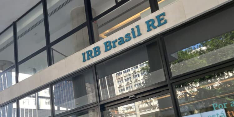 IRB (IRBR3) registra lucro de R$24 milhГѓВµes apГѓВіs prejuГѓВ­zo; hora de investir?