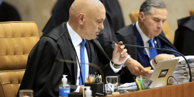 STF forma maioria para regionalizar piso da enfermagem, veja o que mudou