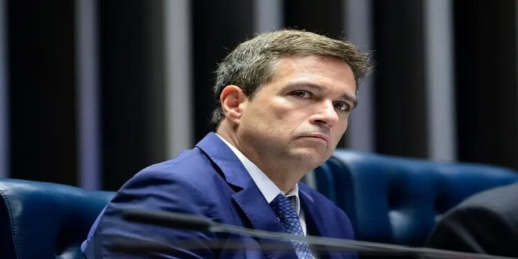 Economia: Campos Neto promete juros baixos; projeГѓВ§ГѓВµes erradas?