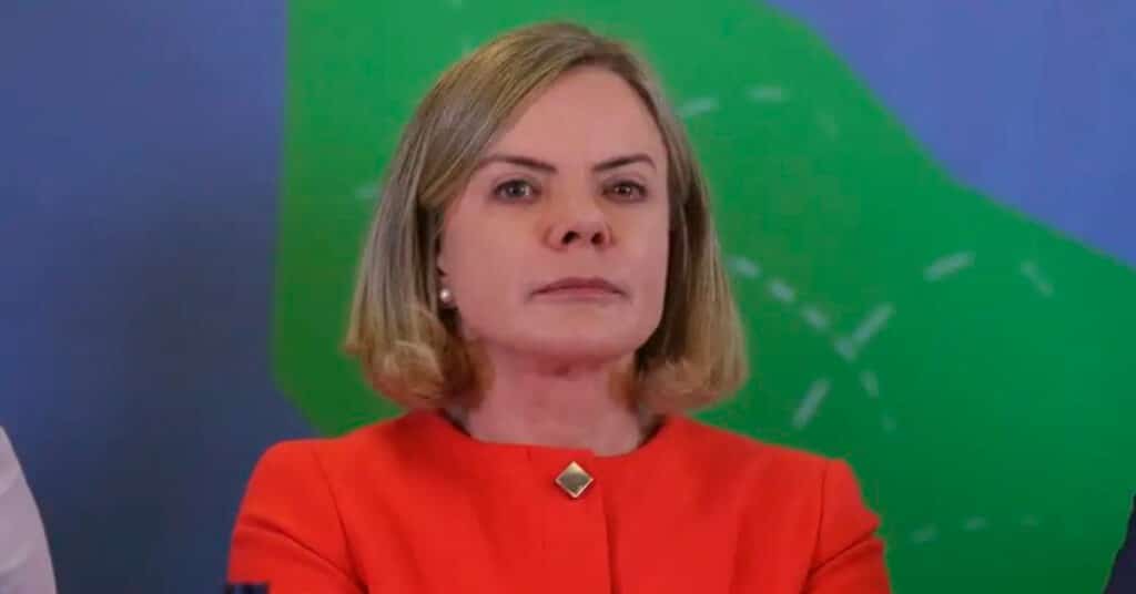Gleisi Hoffmann se REVOLTA Contra Fim da Reeleição; "Oportunismo e Retrocesso"