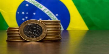 Em entrevista ao BM&C Strike, Vandyck Silveira discute os desafios do crescimento econГѓВґmico no Brasil diante do cenГѓВЎrio global