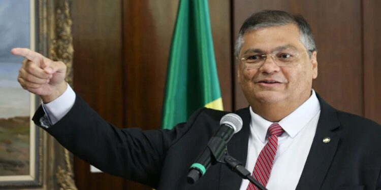 Dino Combate Aposentadoria Irregular de Servidores e Prepara Projetos no Senado!