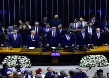 Lula ГѓВ© vaiado no congresso na aprovaГѓВ§ГѓВЈo da reforma tributГѓВЎria, veja o vГѓВ­deo