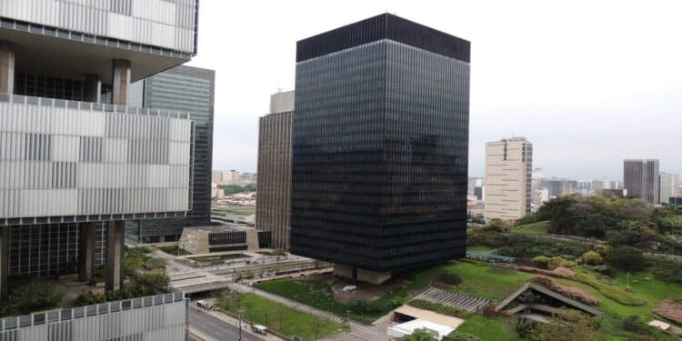 BNDES garante US$1,7 bilhГѓВµes: recurso fortalece luta contra mudanГѓВ§as climГѓВЎticas