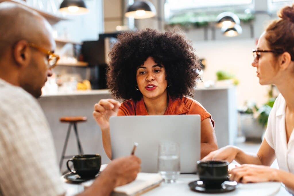 Empreendedorismo: conheça 5 opções de negócios que faturam alto no verão