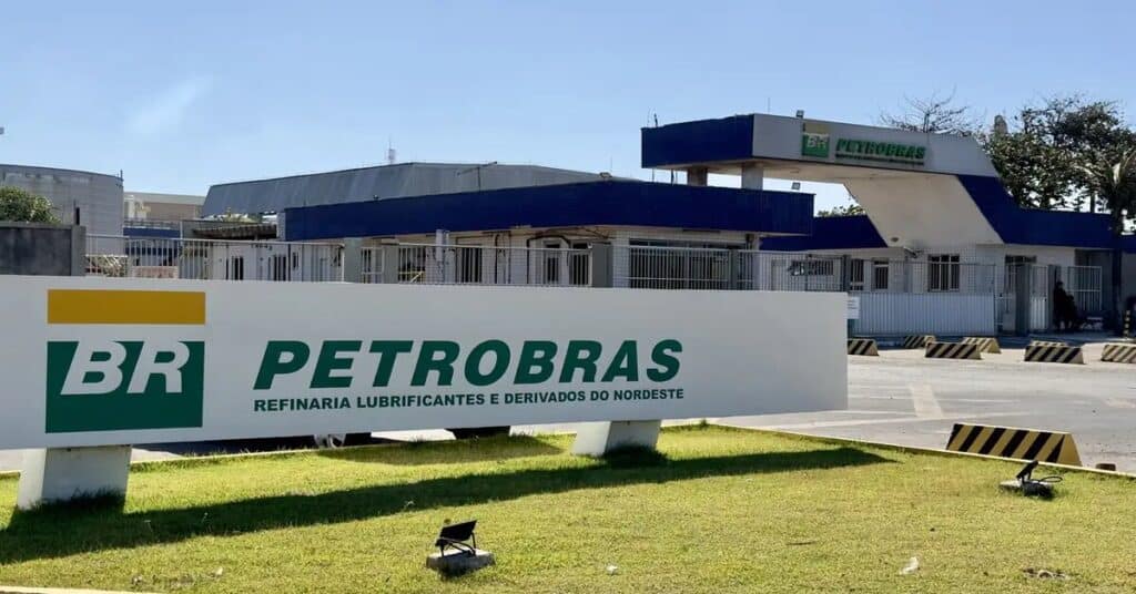 Concurso Petrobras: Mais de 6 Mil Vagas com Salário Inicial de R$ 5.878,82!