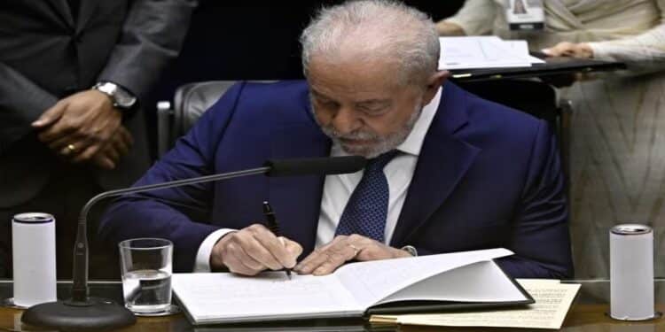 Aposentadoria aos 55 Anos: Benefícios e Exigências para 2024!