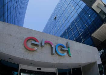 Enel foi multada e enfrenta desafios na distribuiГѓВ§ГѓВЈo de energia