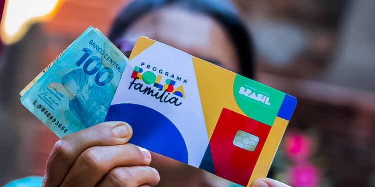 Posso acumular o BPC com o Bolsa FamГѓВ­lia em 2024? Como funciona e quem tem direito aos benefГѓВ­cios