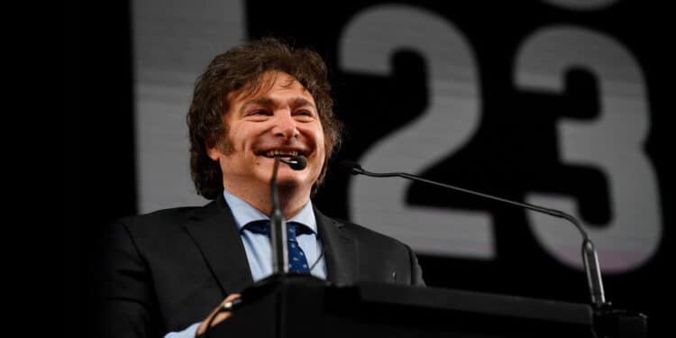 Governo Milei promove TAXAS para estrangeiros em universidades argentinas!