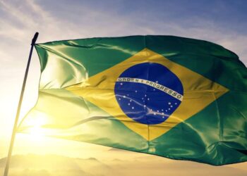 Fitch Melhora ClassificaГѓВ§ГѓВЈo de Risco do Brasil: Entenda o Impacto para Investidores!