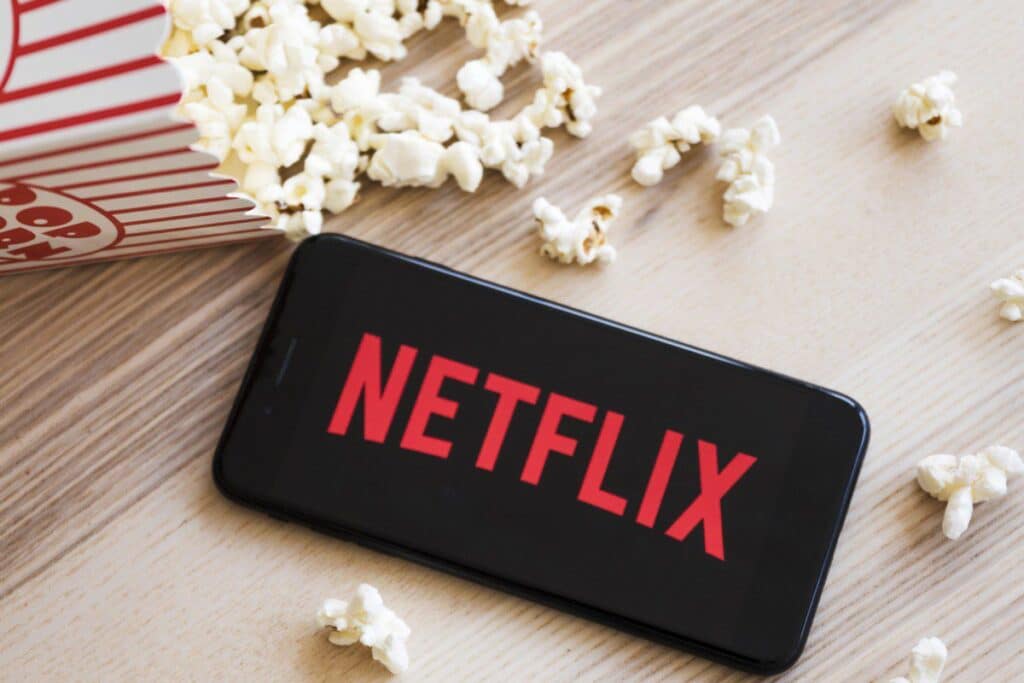 Netflix exibirá luta livre ao vivo a partir de 2025; investimento de US$ 5 bilhões