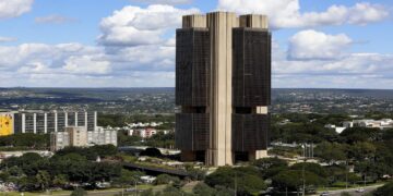 Copom eleva juros básicos da economia para 10,75% ao ano