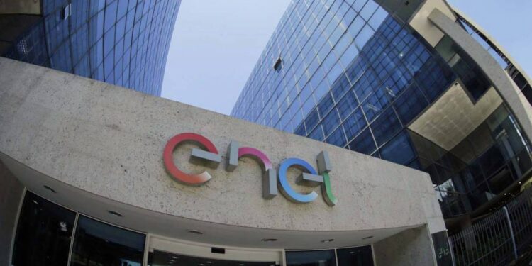 CEO da Enel reforça planos de renovação de concessões no Brasil