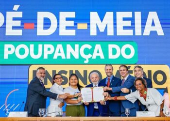 Governo lanГѓВ§a Programa PГѓВ©-de-meia: apoio financeiro mensal para estudantes do ensino mГѓВ©dio