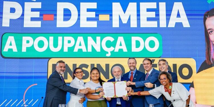 Descubra o Novo Programa PГѓВ© de Meia: Bolsa de R$ 9,2 mil para Estudantes do Ensino MГѓВ©dio!