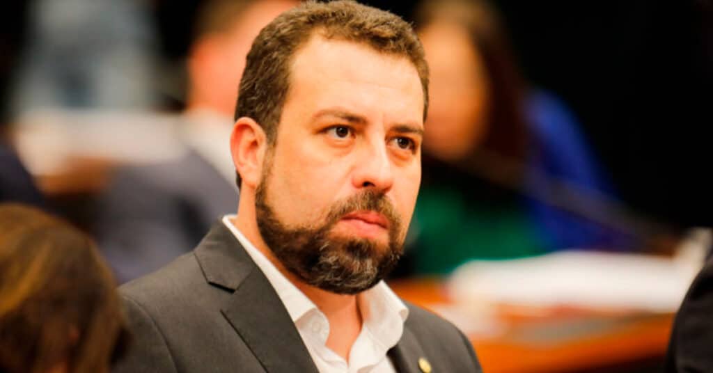 Pré-Candidato a Prefeitura de SP Boulos critica prefeito Ricardo Nunes por apoiar Bolsonaro