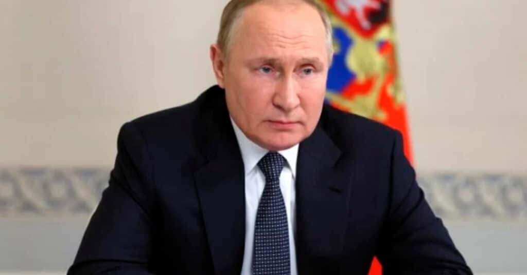 Putin Acusa Ucrânia de Derrubar Avião Militar Russo com Defesa Americana