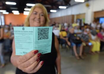 Como solicitar a Carteira do Idoso para viagens gratuitas ou descontos em passagens interestaduais!