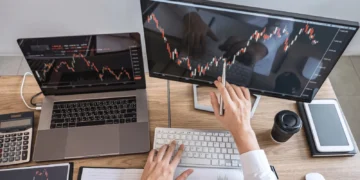 Desafios e AdaptaГѓВ§ГѓВЈo no Mercado Financeiro