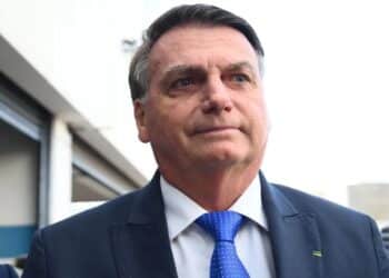 Ex-presidente Jair Bolsonaro é internado em São Paulo com erisipela após complicações