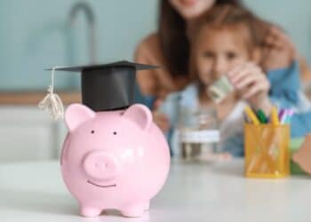 Como estruturar uma educaГѓВ§ГѓВЈo financeira sГѓВіlida para seus filhos