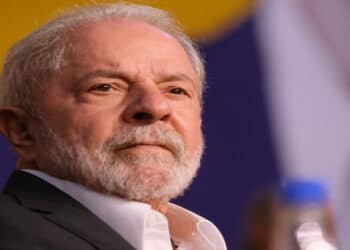 Desmascarando Fake News: Verdade Sobre Bolsa Família no Governo Lula!