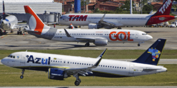 Azul e Gol assinam acordo para avaliar fusão entre as aéreas