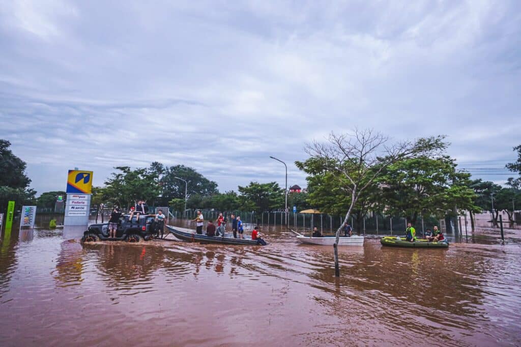 Uma onda de solidariedade toma conta do país