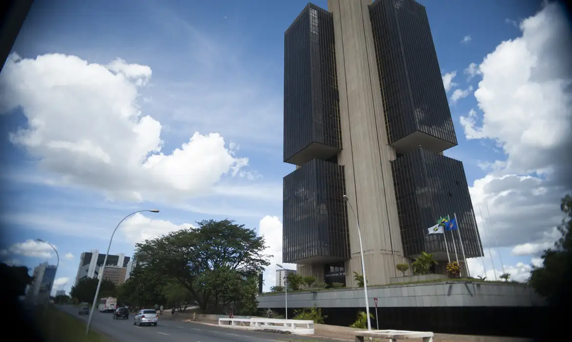 Copom pede cautela enquanto desafio fiscal eleva risco de inflaГѓВ§ГѓВЈo, analisa VanDyck