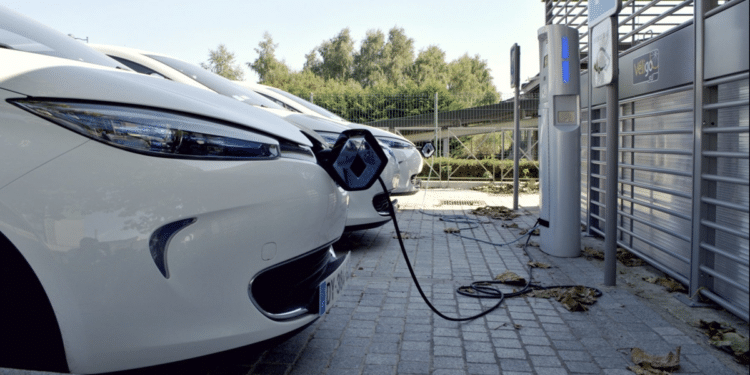 Antes de comprar carros elГѓВ©tricos confira este guia para acertar no veГѓВ­culo!