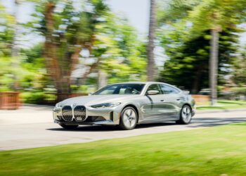 Descubra os SUVs de luxo com a melhor tecnologia em 2024. Modelos que custam até R$ 250 mil e oferecem sofisticação e inovação para uma experiência de condução superior.