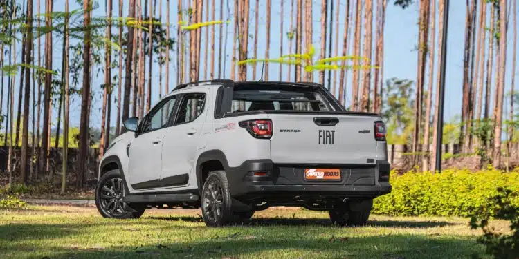 Fiat lanГѓВ§a Carro com ediГѓВ§ГѓВЈo especial Strada Edizione 25