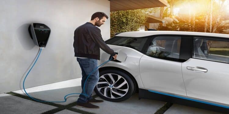 Carros elétricos e híbridos: Isentos de IPVA e incentivos fiscais