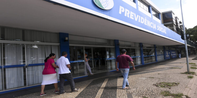 Pente-Fino do INSS Corta 45% dos Benefícios: O Que Você Precisa Saber!